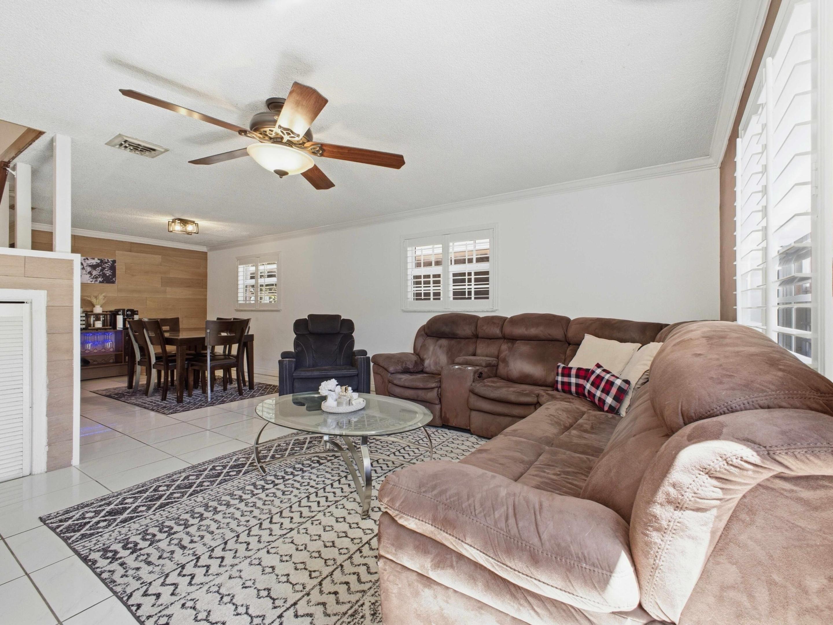 2200 Monroe Street 24