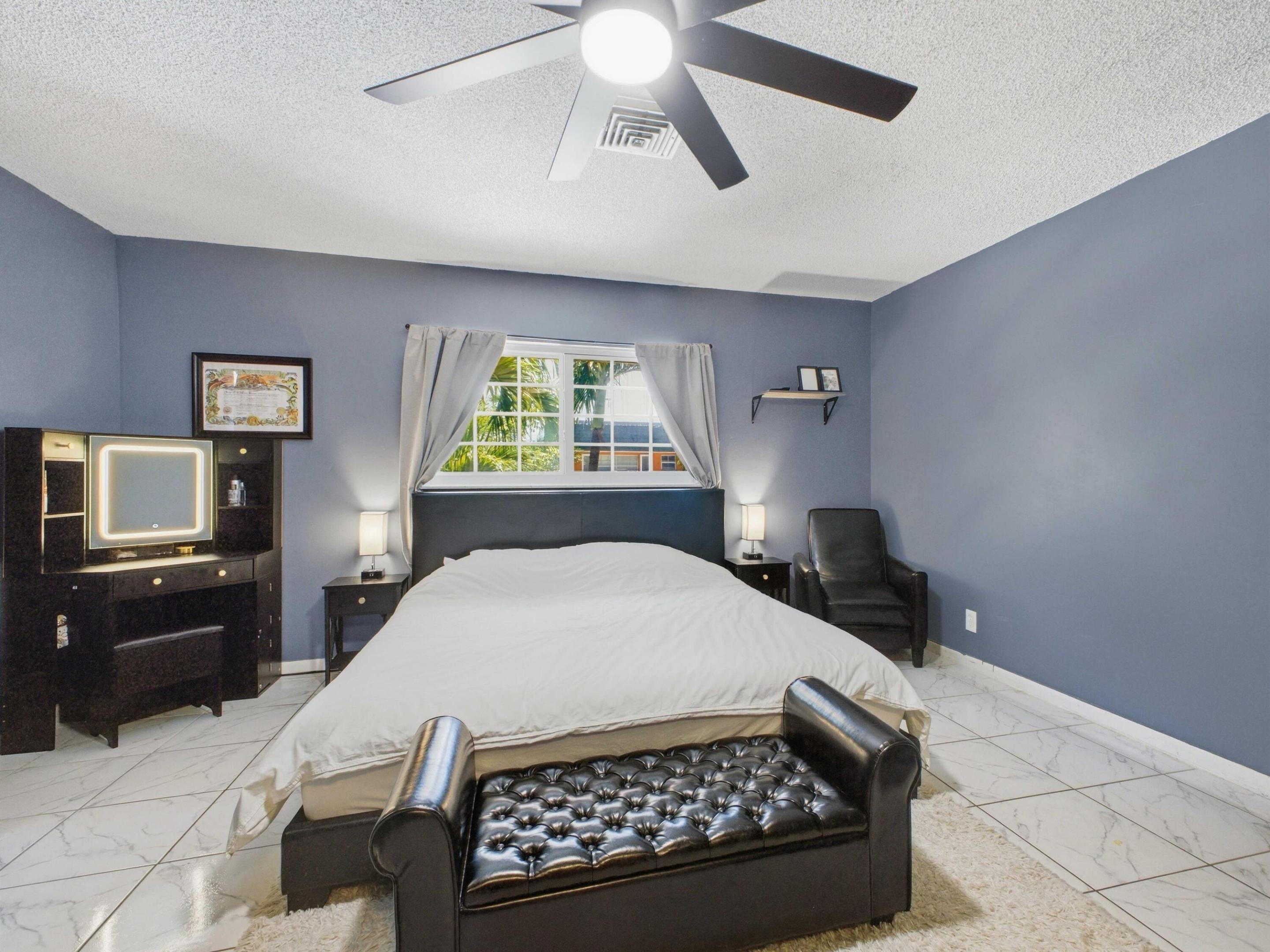 PALM TOWNHOUSE CONDO - Residential