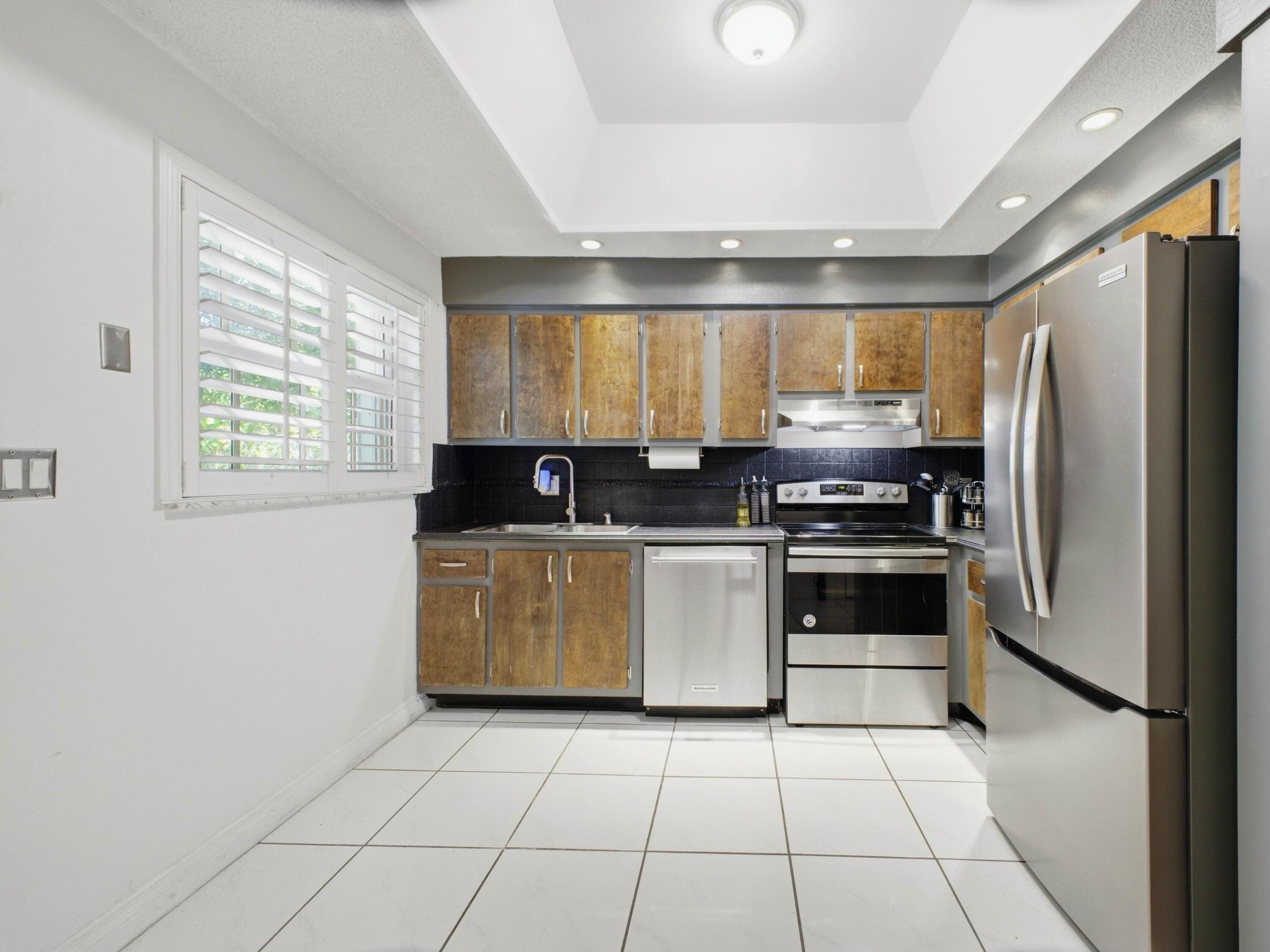 PALM TOWNHOUSE CONDO - Residential