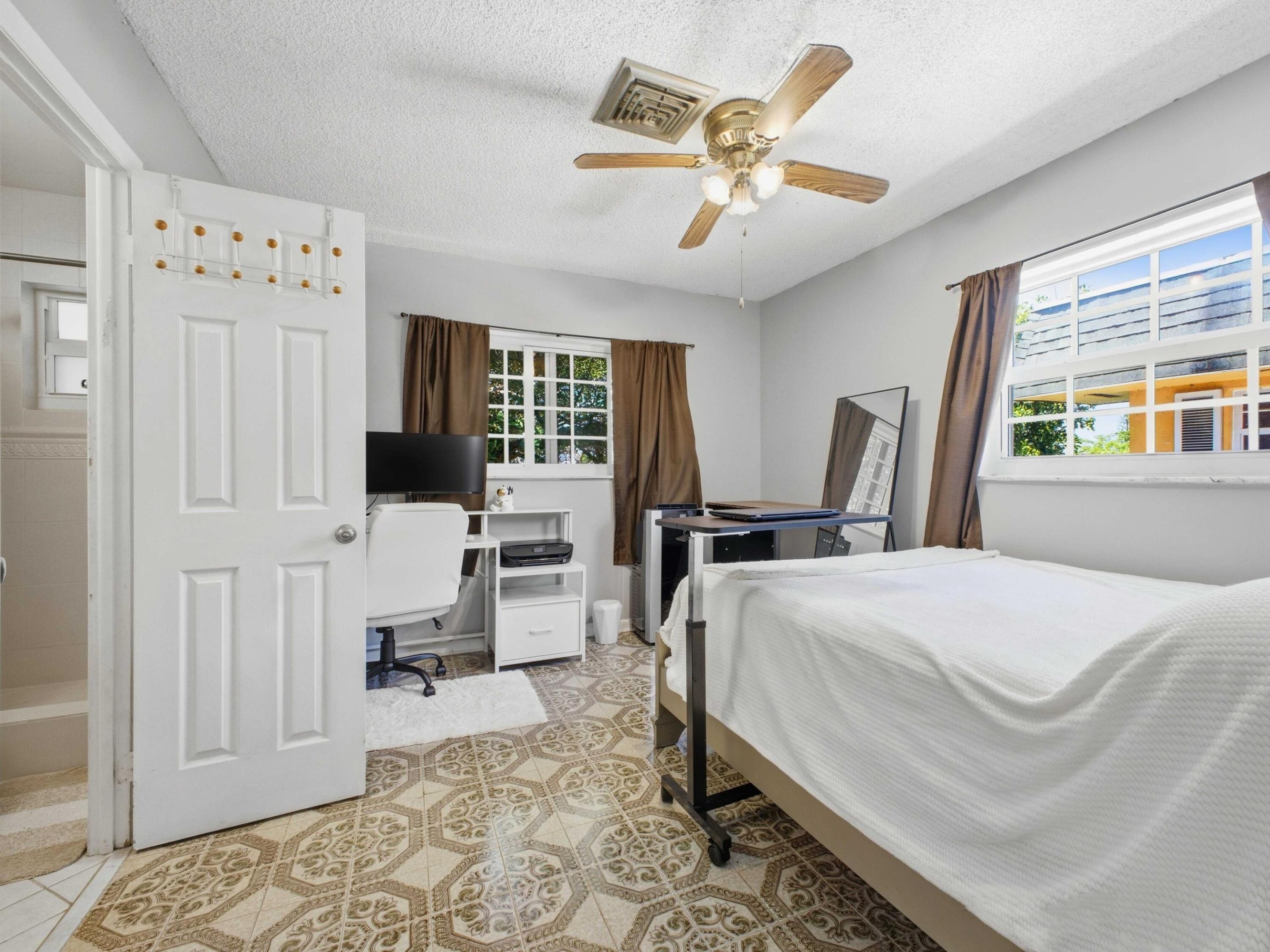 PALM TOWNHOUSE CONDO - Residential