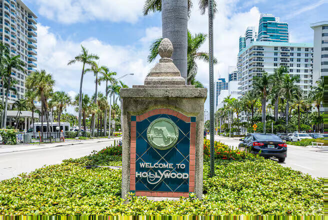 PALM TOWNHOUSE CONDO - Residential