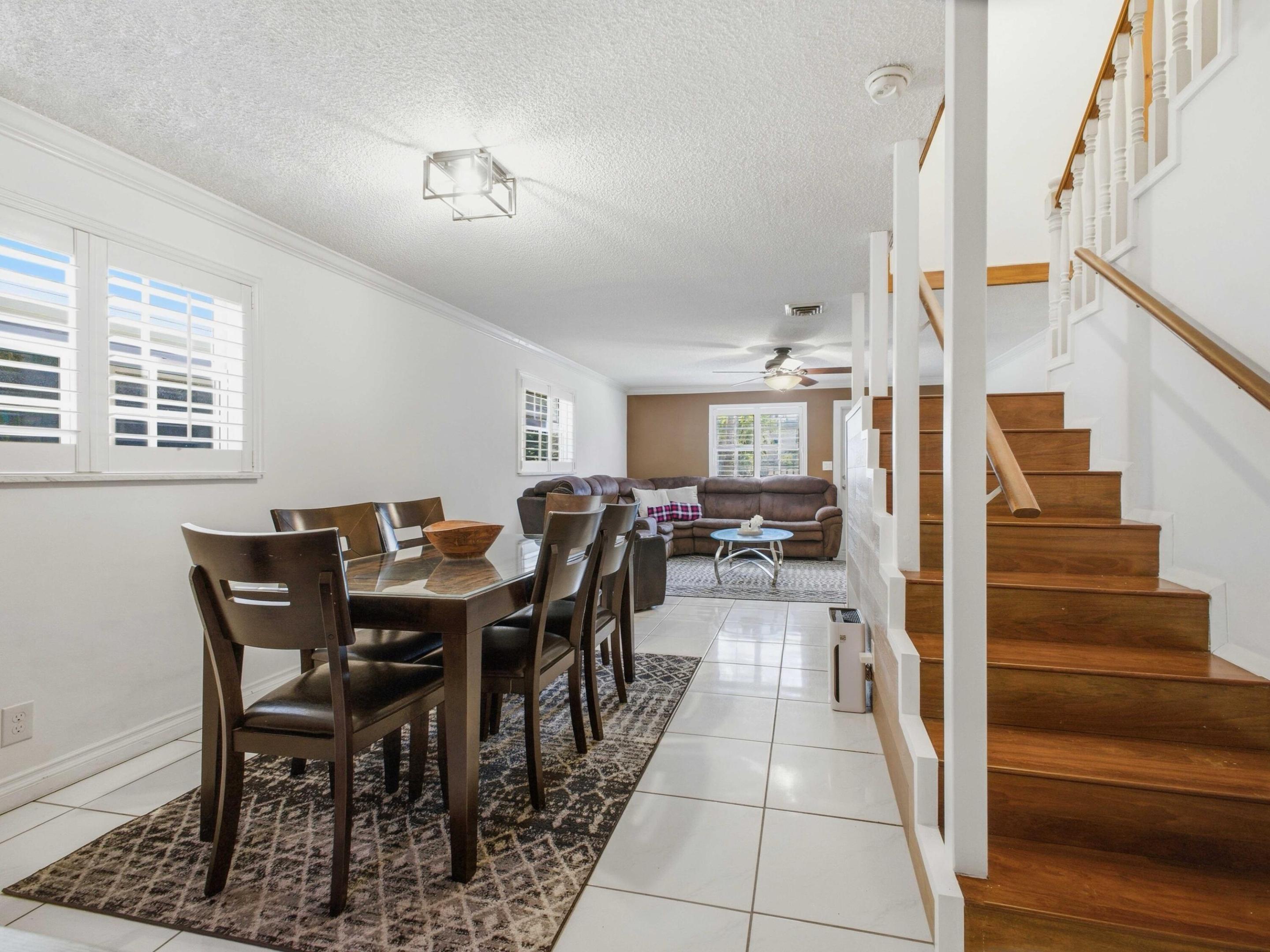 PALM TOWNHOUSE CONDO - Residential