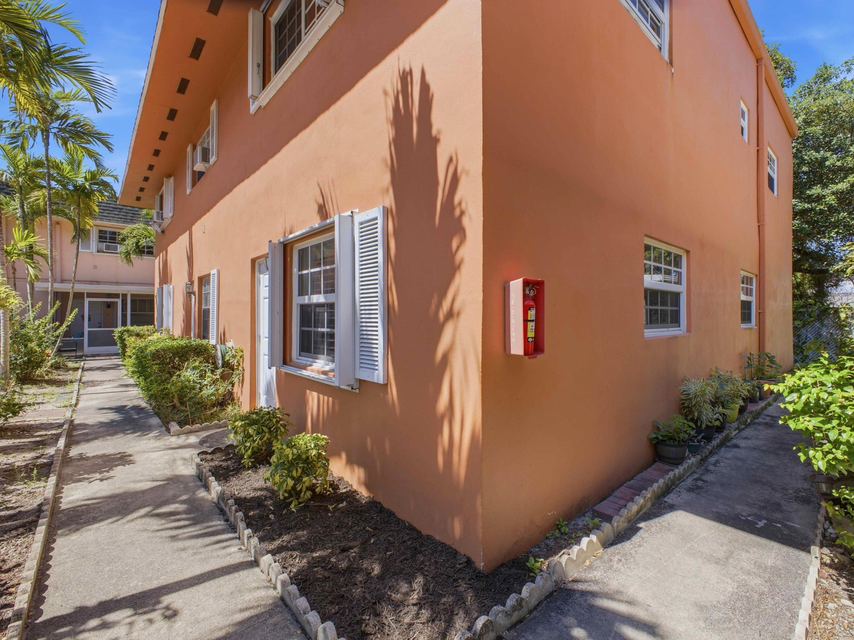 2200 Monroe Street 24