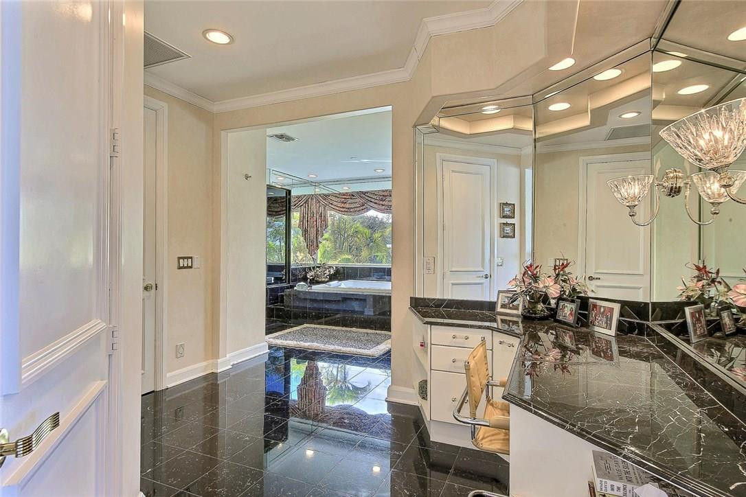 ISLA BAHIA 47-27 B - Residential