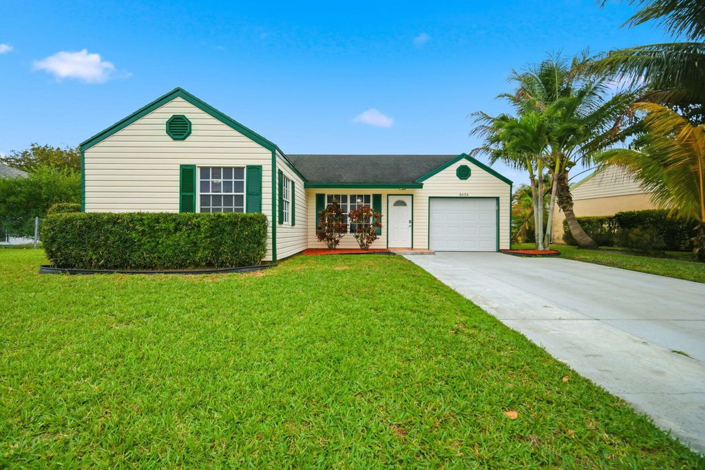 Photo of 8654 Indian River Run S, Boynton Beach, FL 33472 (MLS # B26004186)