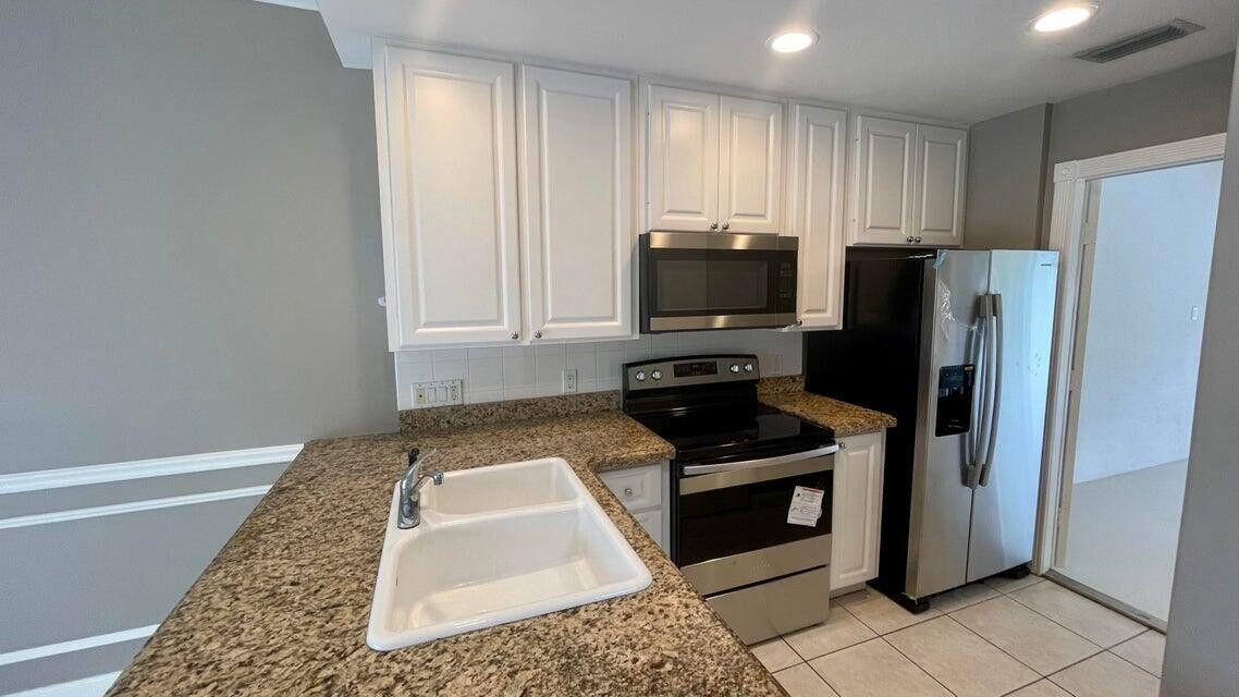 2039 Tarpon Lake Way