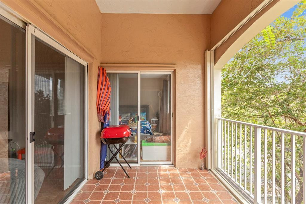 RIVIERA PALMS CONDO - Residential