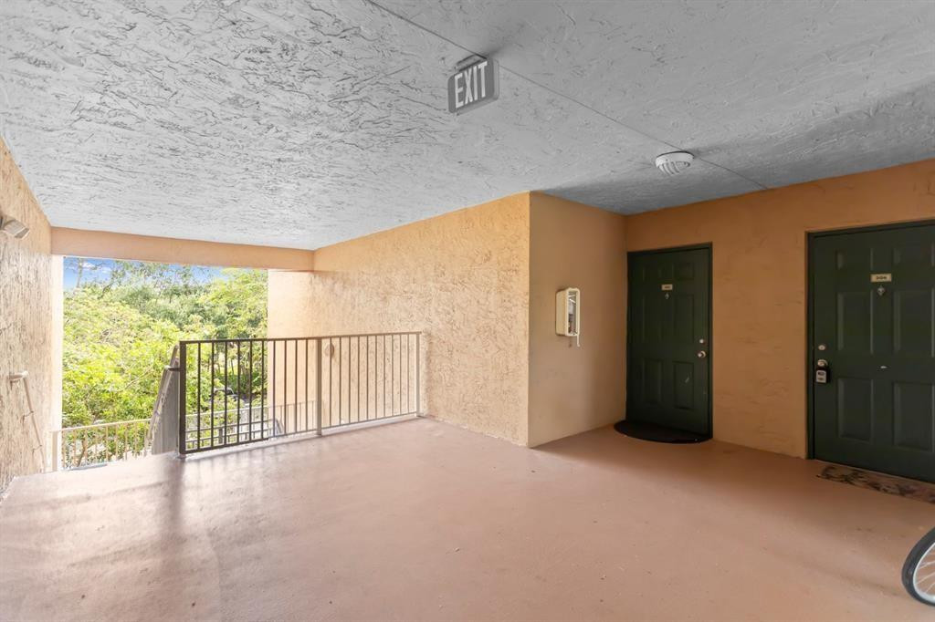 RIVIERA PALMS CONDO - Residential