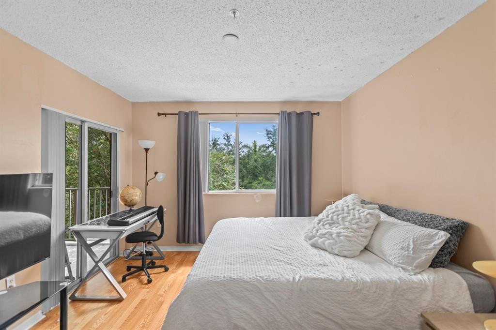 RIVIERA PALMS CONDO - Residential