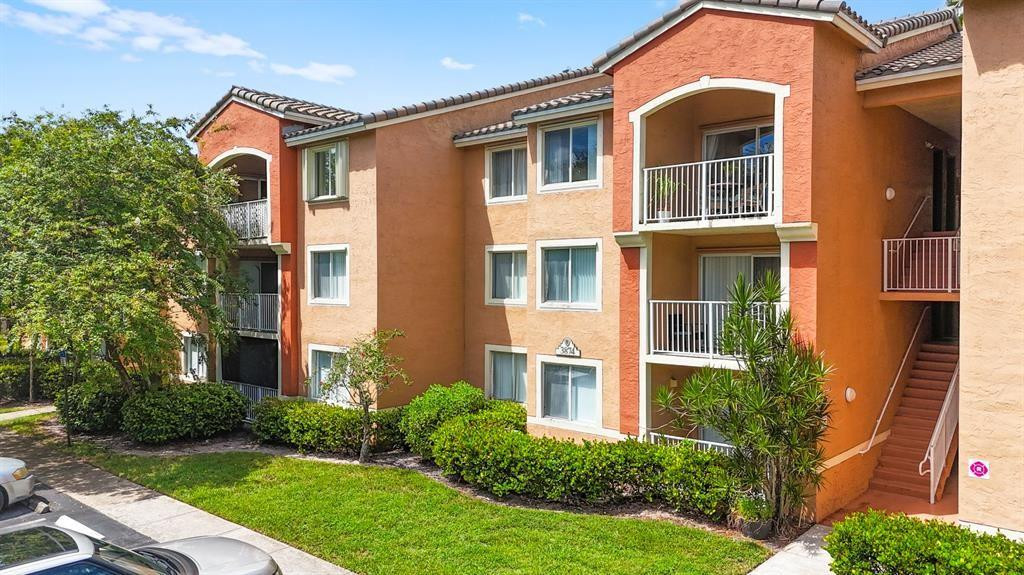 RIVIERA PALMS CONDO - Residential