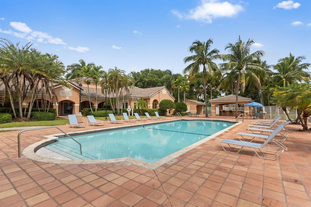 RIVIERA PALMS CONDO - Residential
