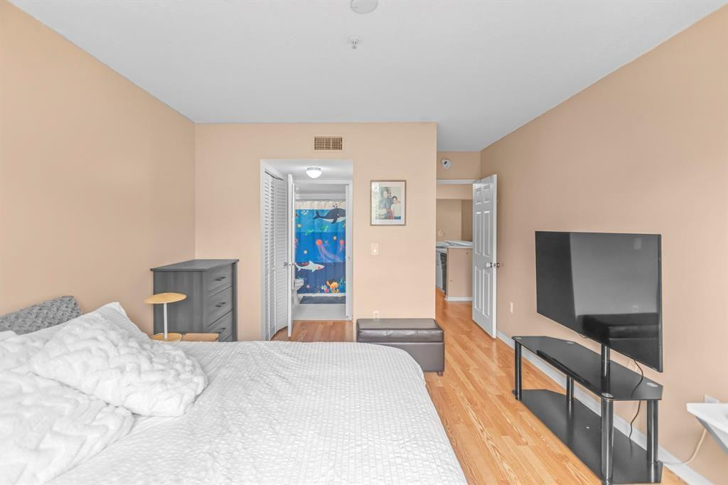 RIVIERA PALMS CONDO - Residential
