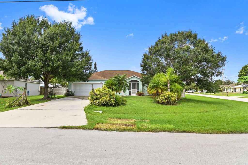 Photo of 1902 SW Sunglow Street, Port St Lucie, FL 34953 (MLS # R10914129)