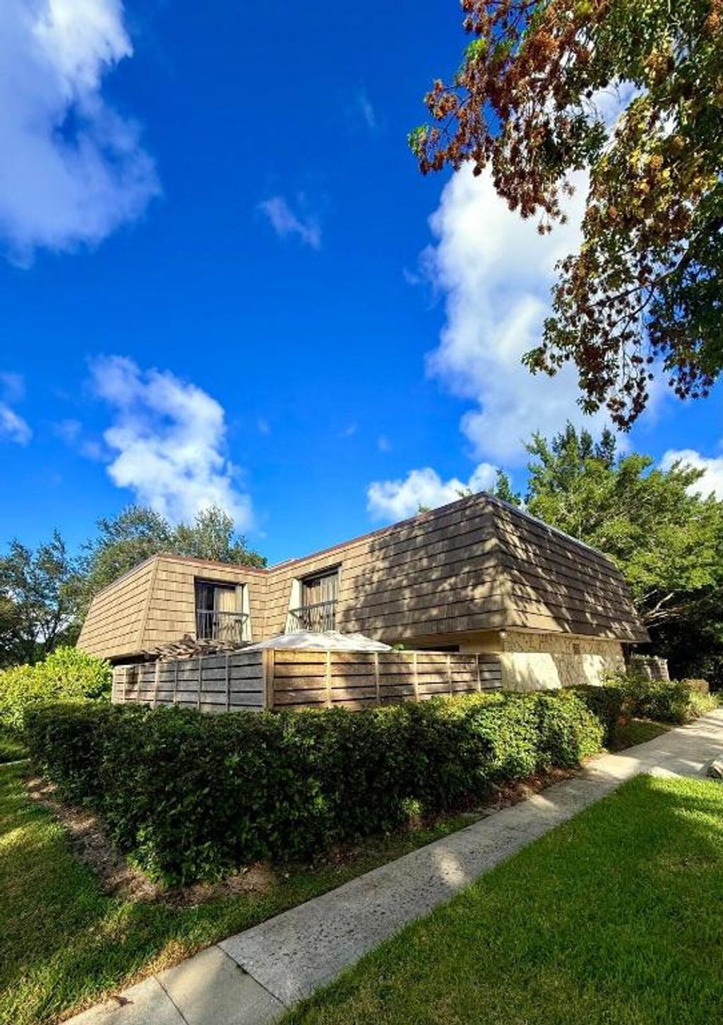 Photo of 903 9th Terrace, Palm Beach Gardens, FL 33418 (MLS # R11153264)