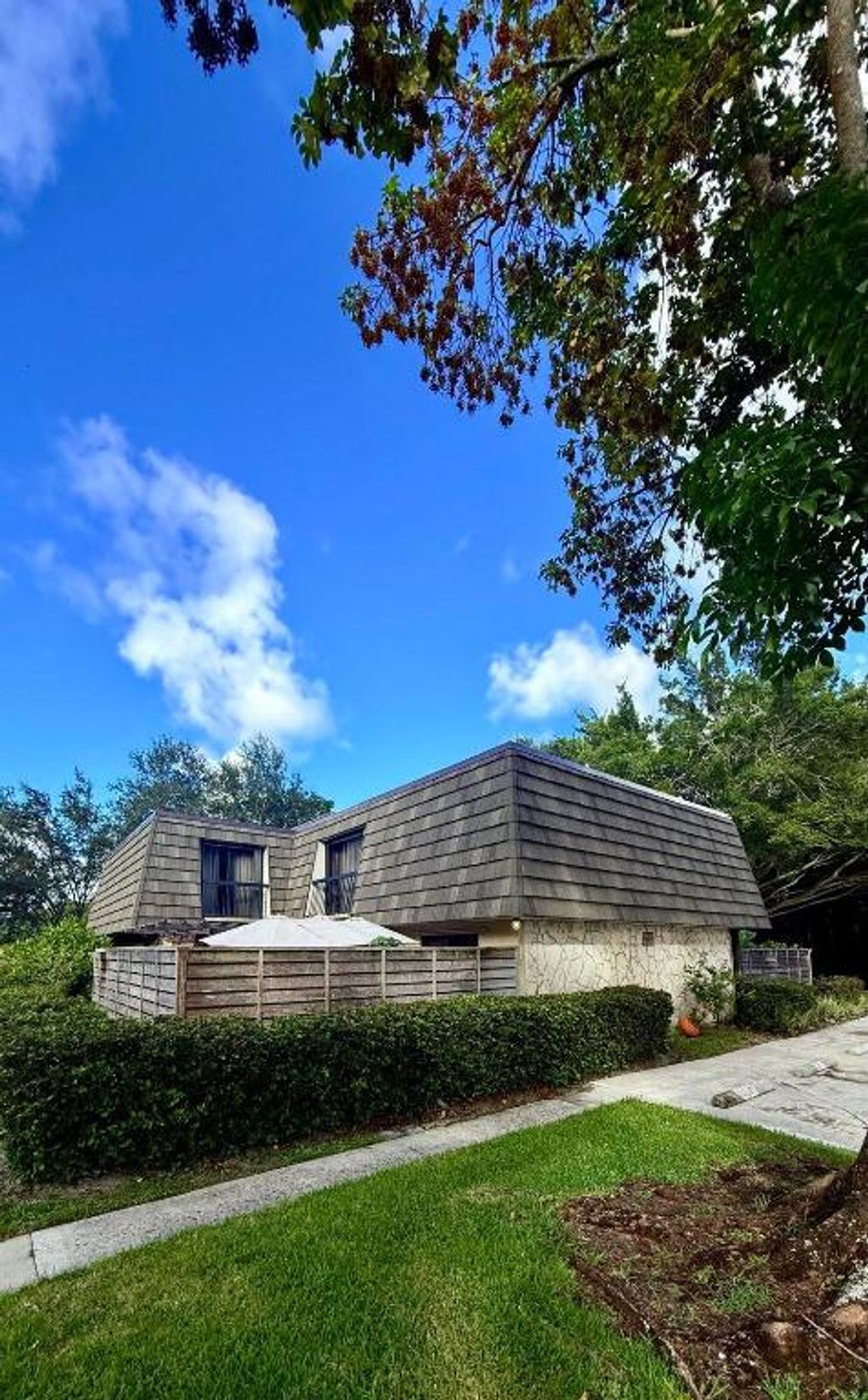 Photo of 903 9th Terrace, Palm Beach Gardens, FL 33418 (MLS # R11153264)