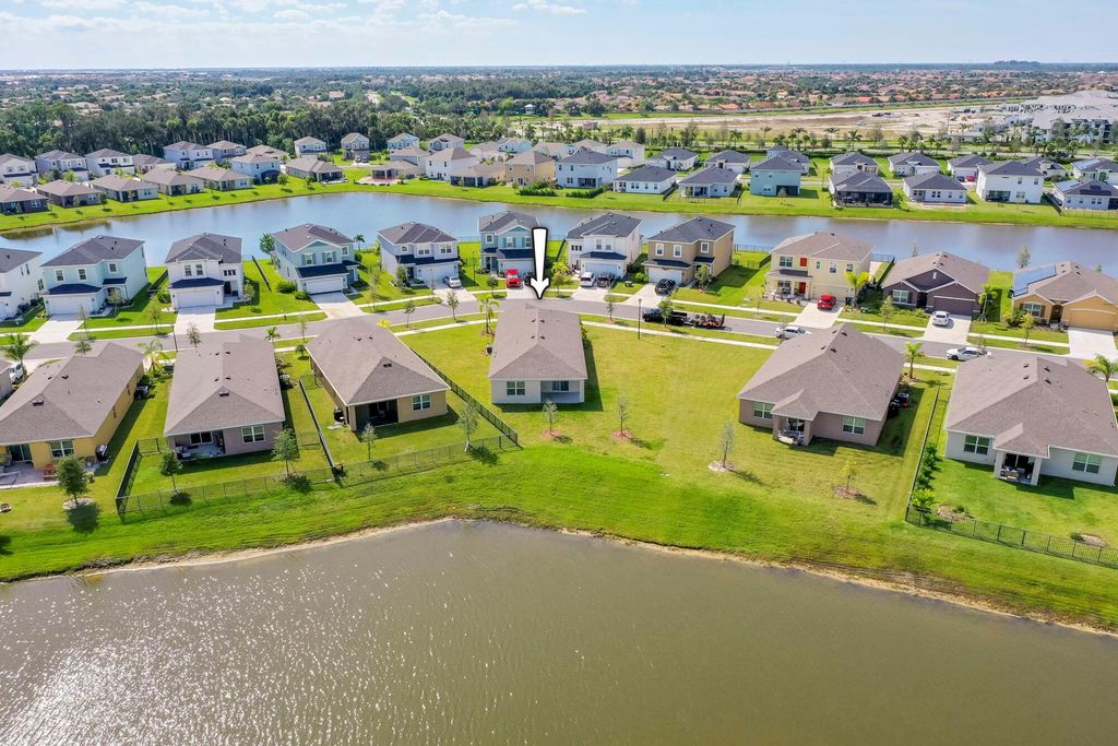 Photo of 11005 SW Pacini Way, Port St Lucie, FL 34987 (MLS # R10929571)