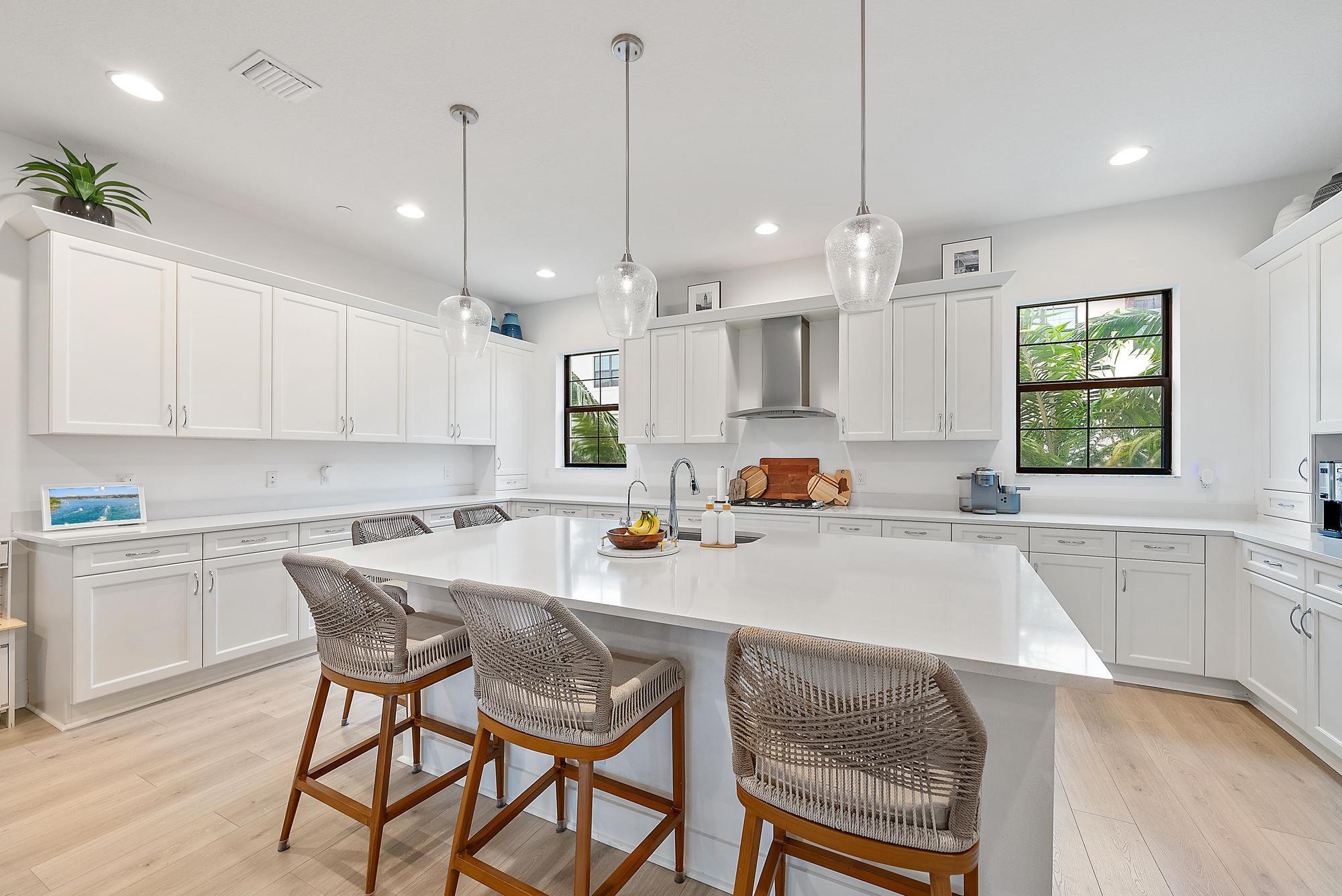 ALTON NEIGHBORHOOD 4 - Residential Lease