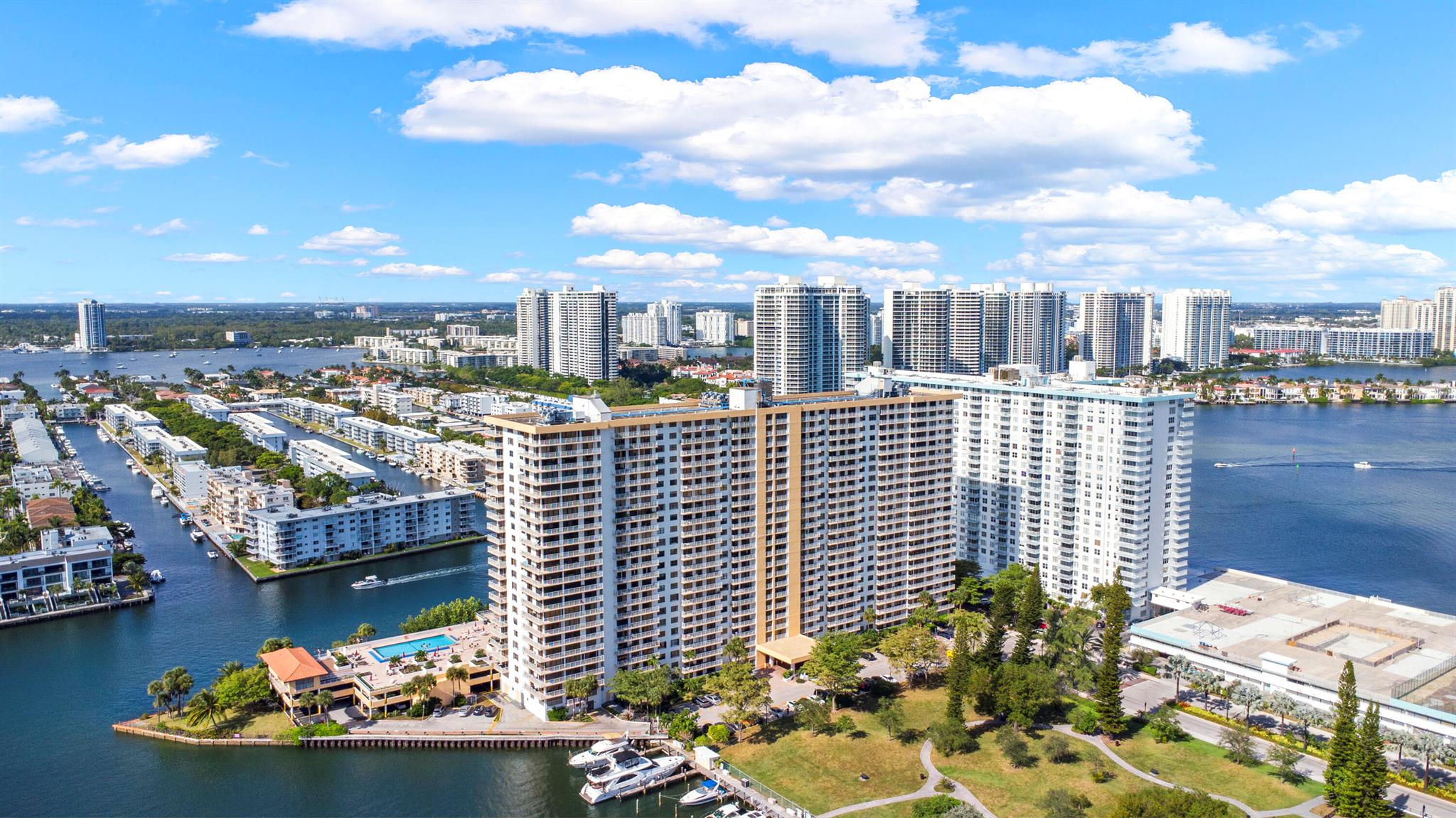 WINSTON TOWERS 700 CONDO - Residential Lease