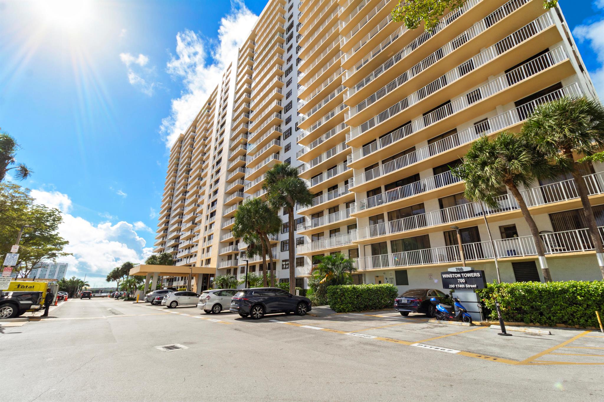 WINSTON TOWERS 700 CONDO - Residential Lease