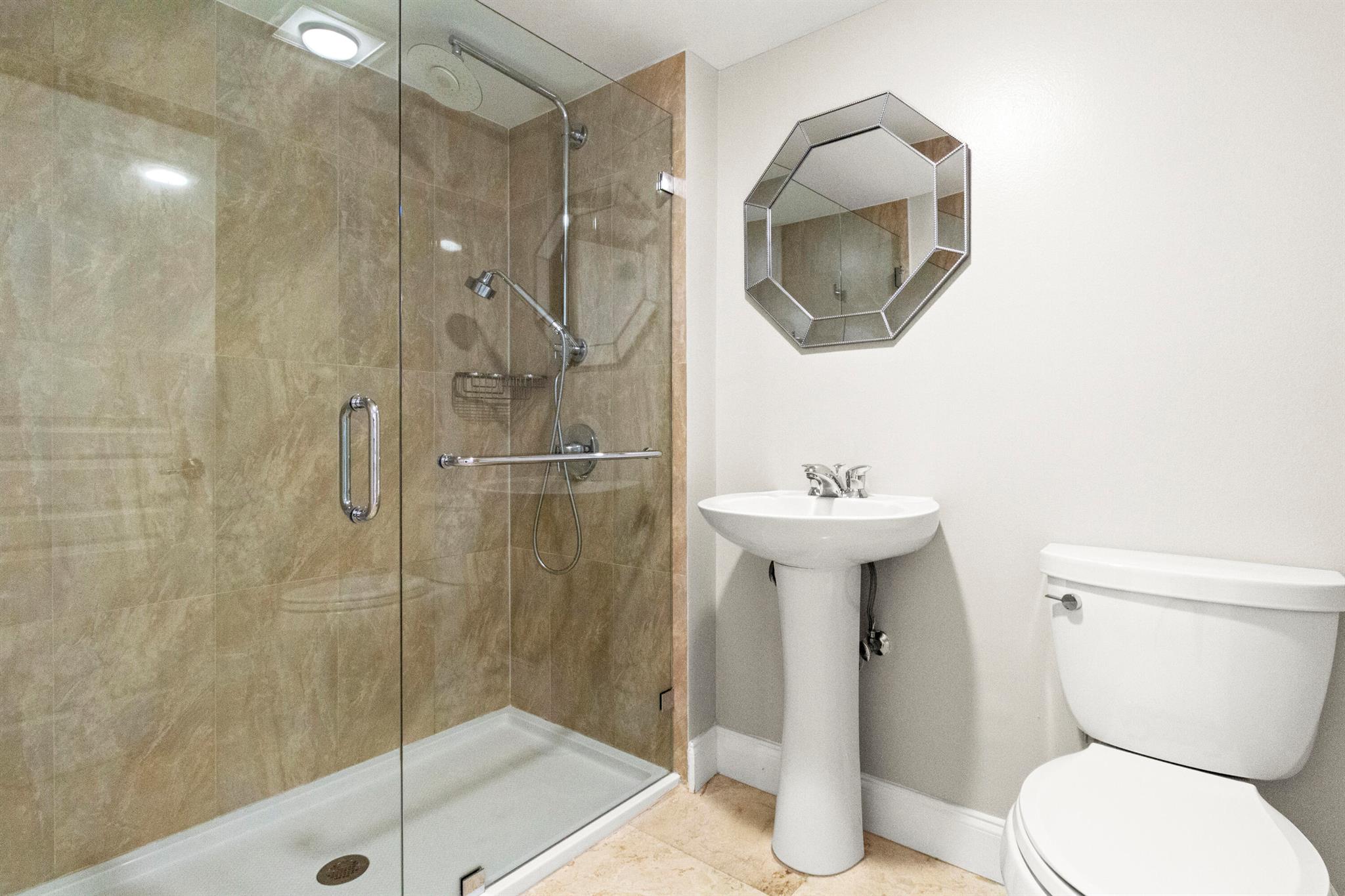 WINSTON TOWERS 700 CONDO - Residential Lease