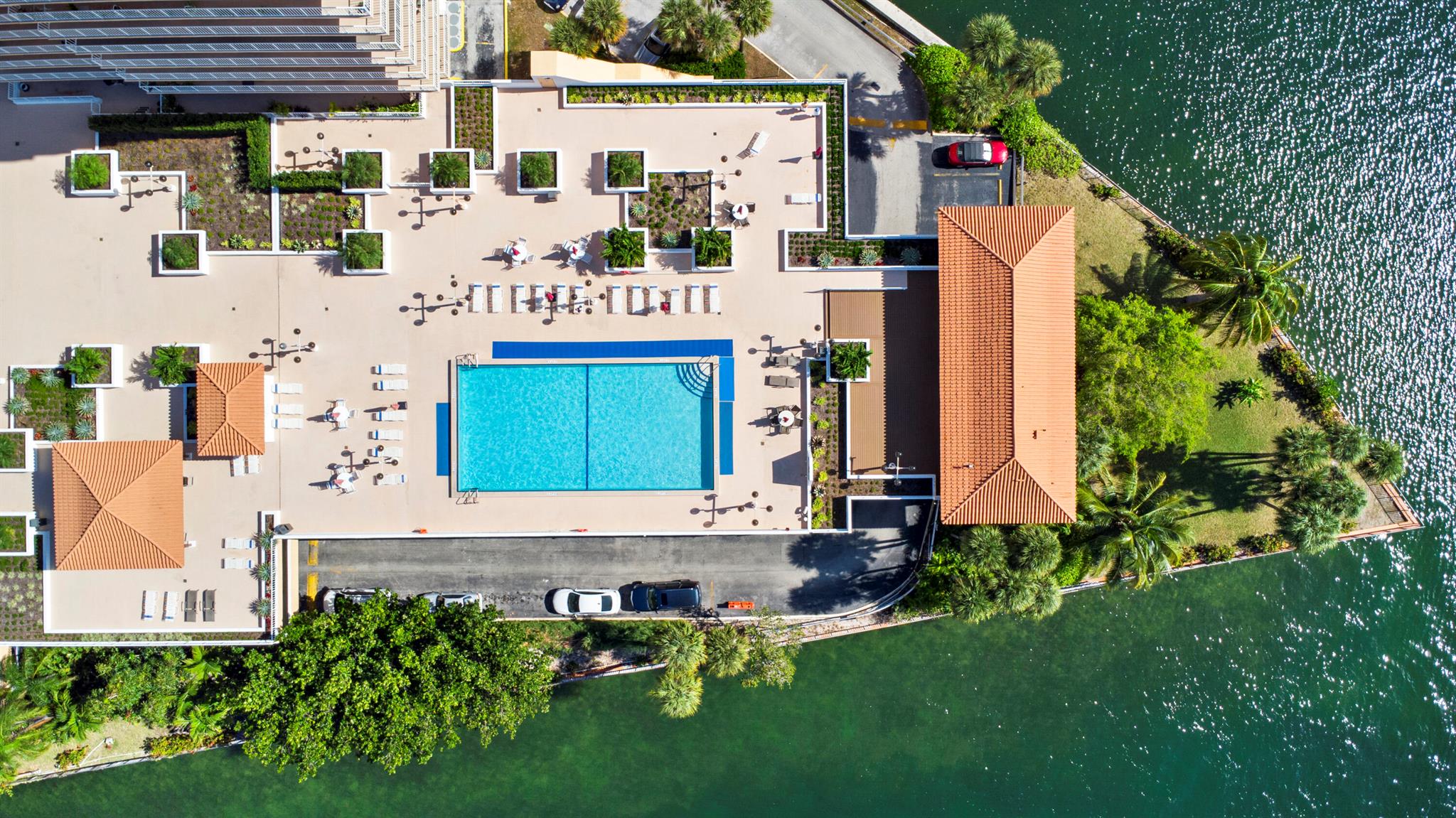 WINSTON TOWERS 700 CONDO - Residential Lease