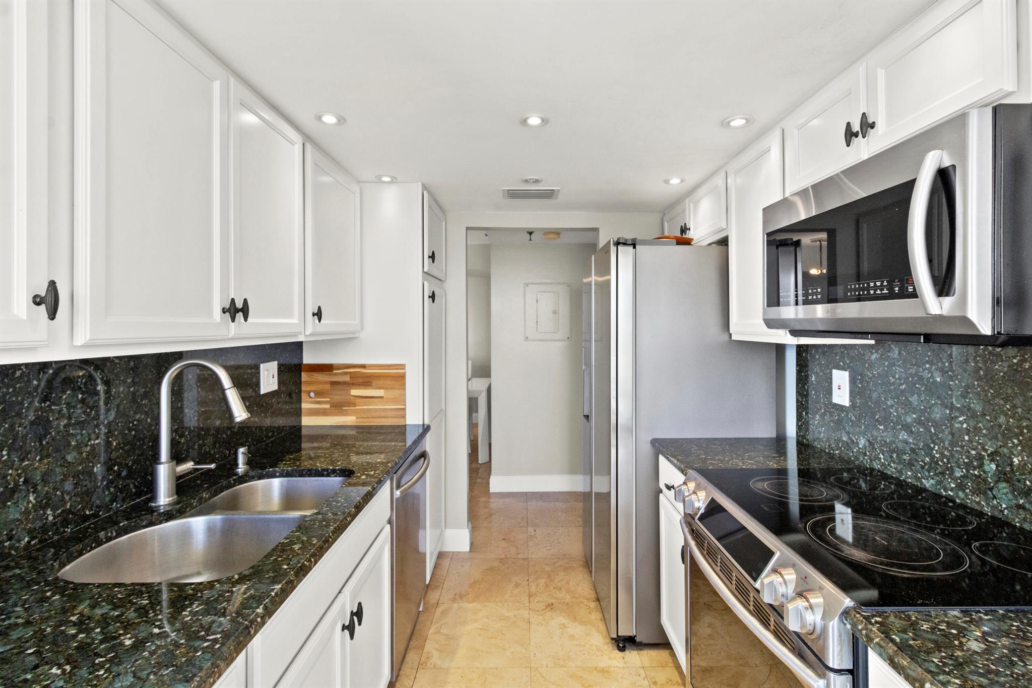 WINSTON TOWERS 700 CONDO - Residential Lease