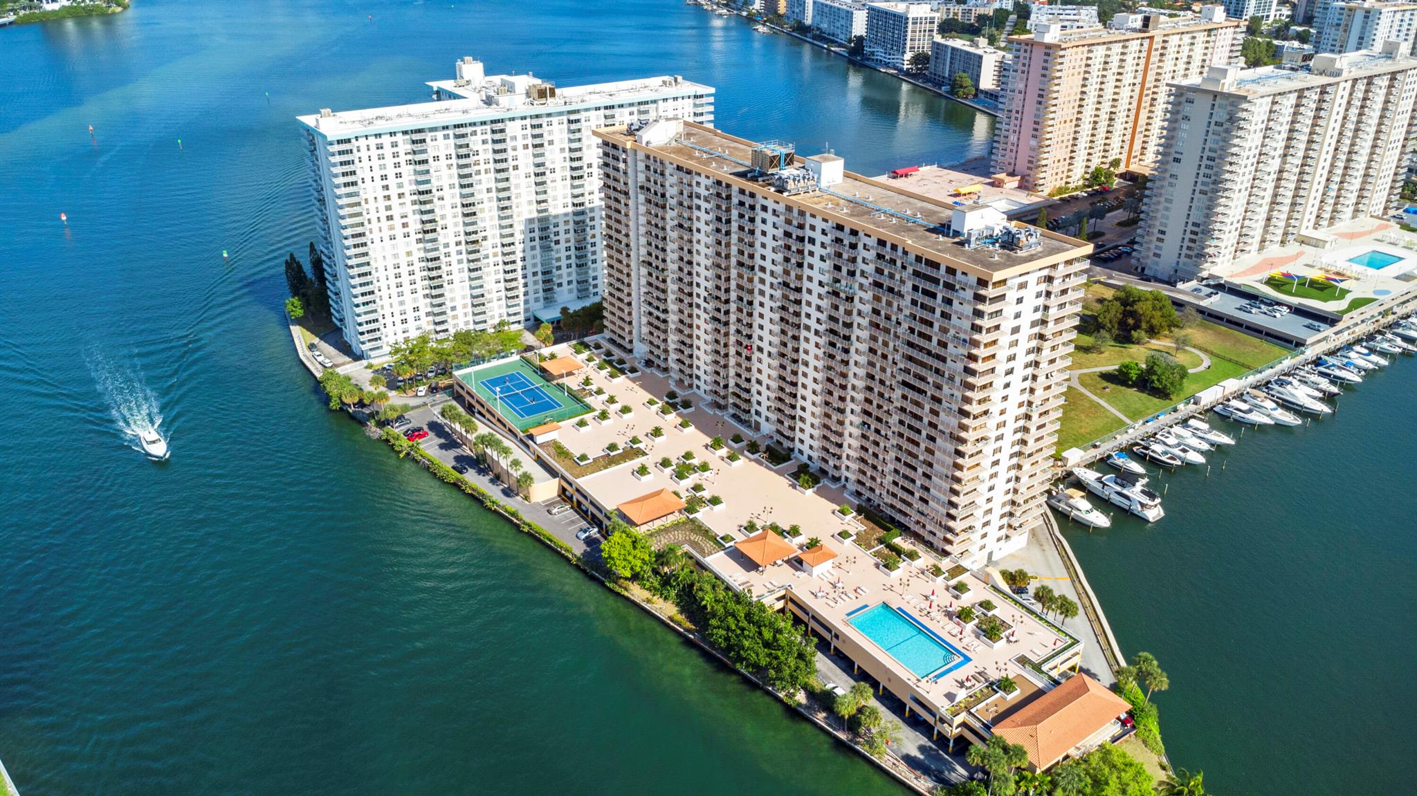 WINSTON TOWERS 700 CONDO - Residential Lease