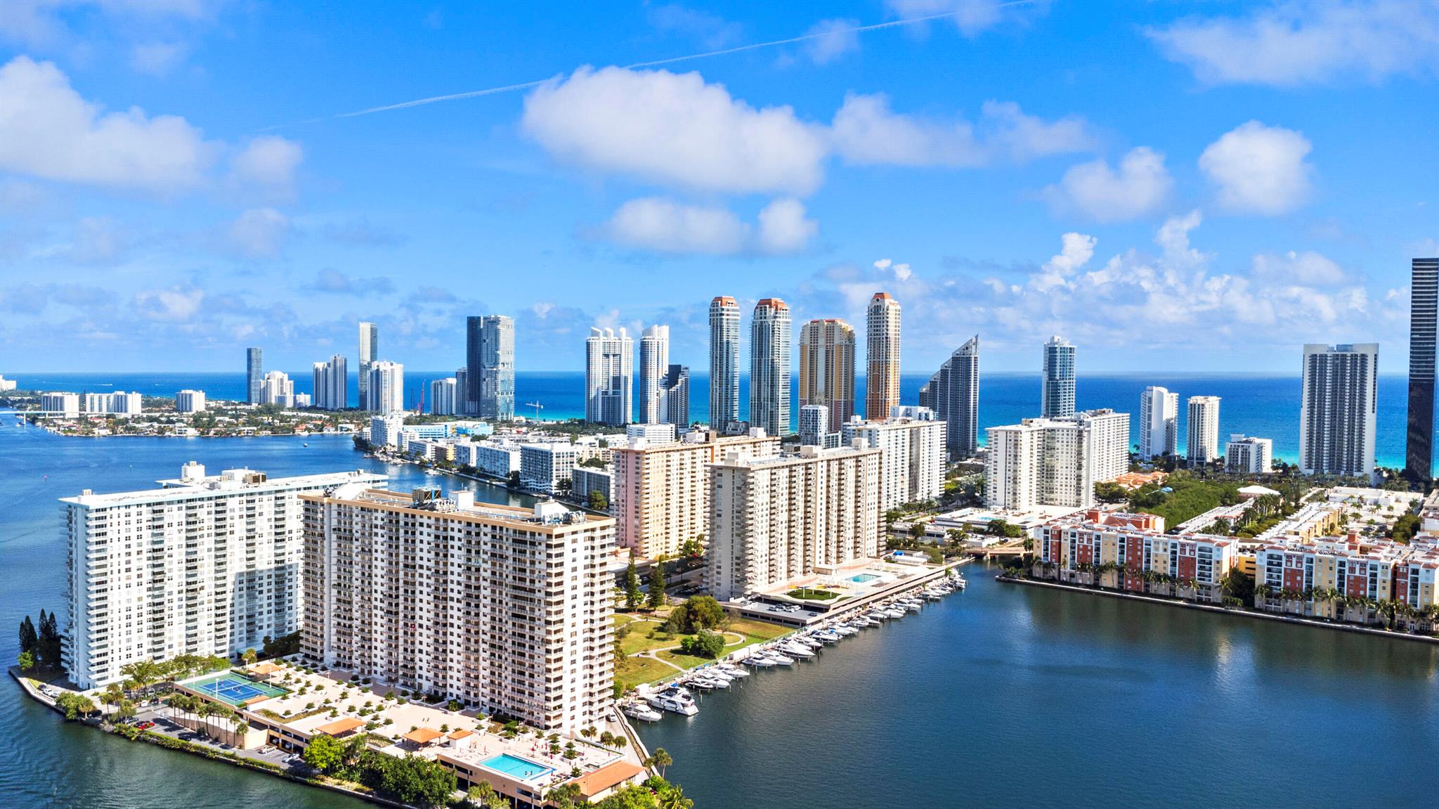 WINSTON TOWERS 700 CONDO - Residential Lease