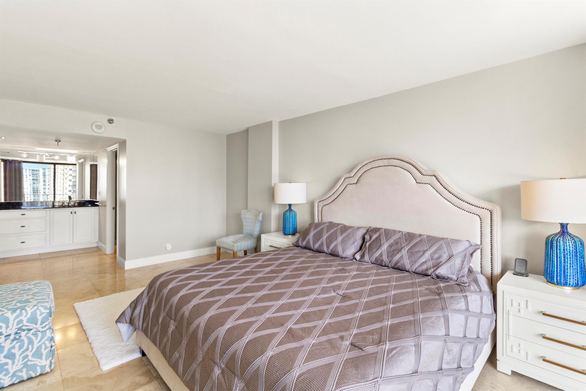 WINSTON TOWERS 700 CONDO - Residential Lease