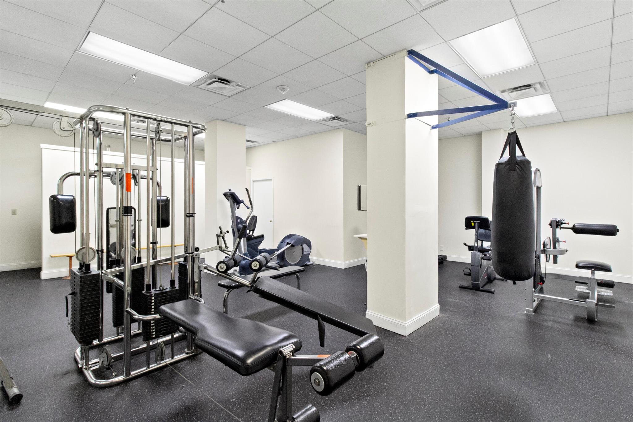 WINSTON TOWERS 700 CONDO - Residential Lease