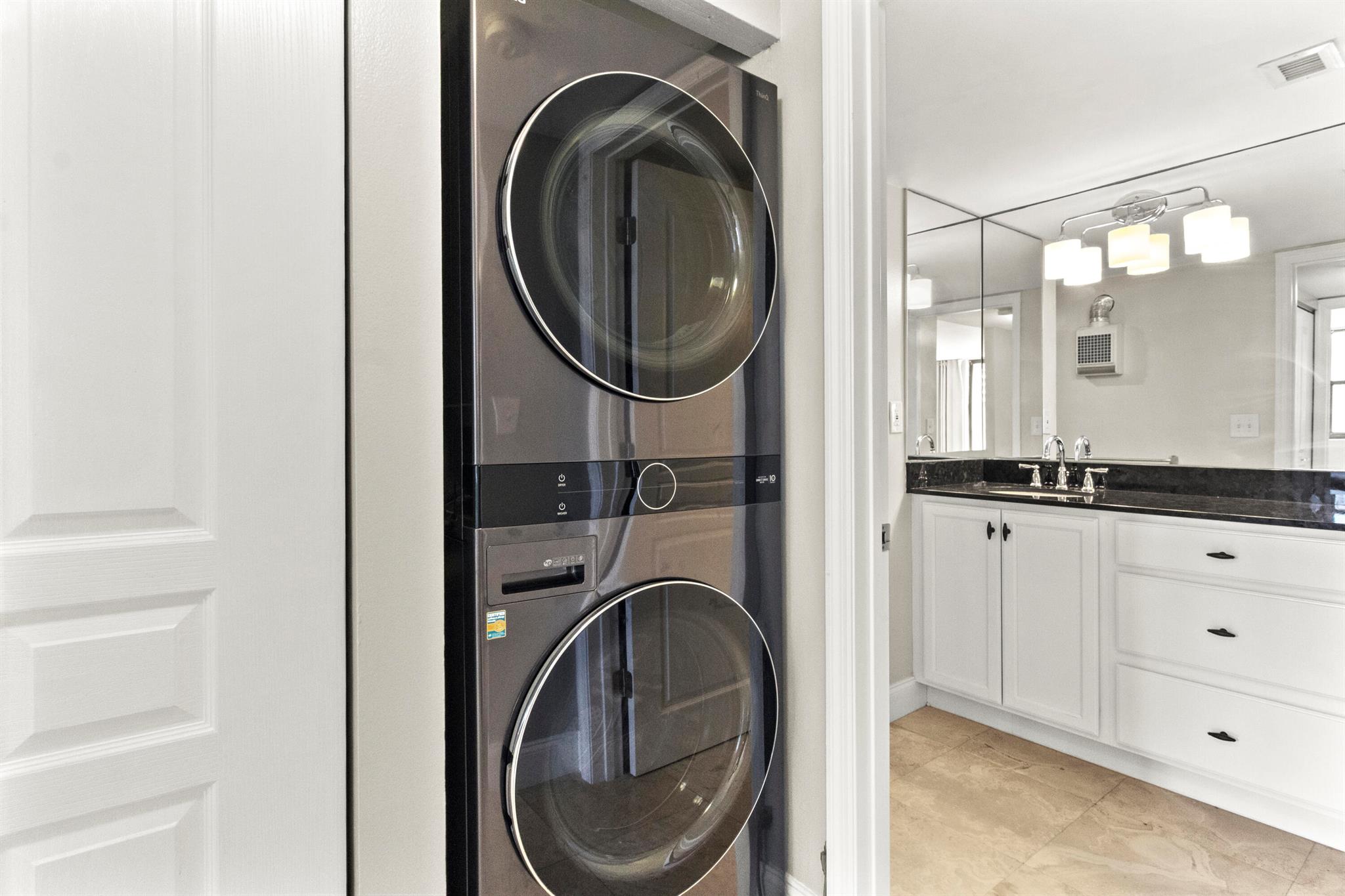 WINSTON TOWERS 700 CONDO - Residential Lease