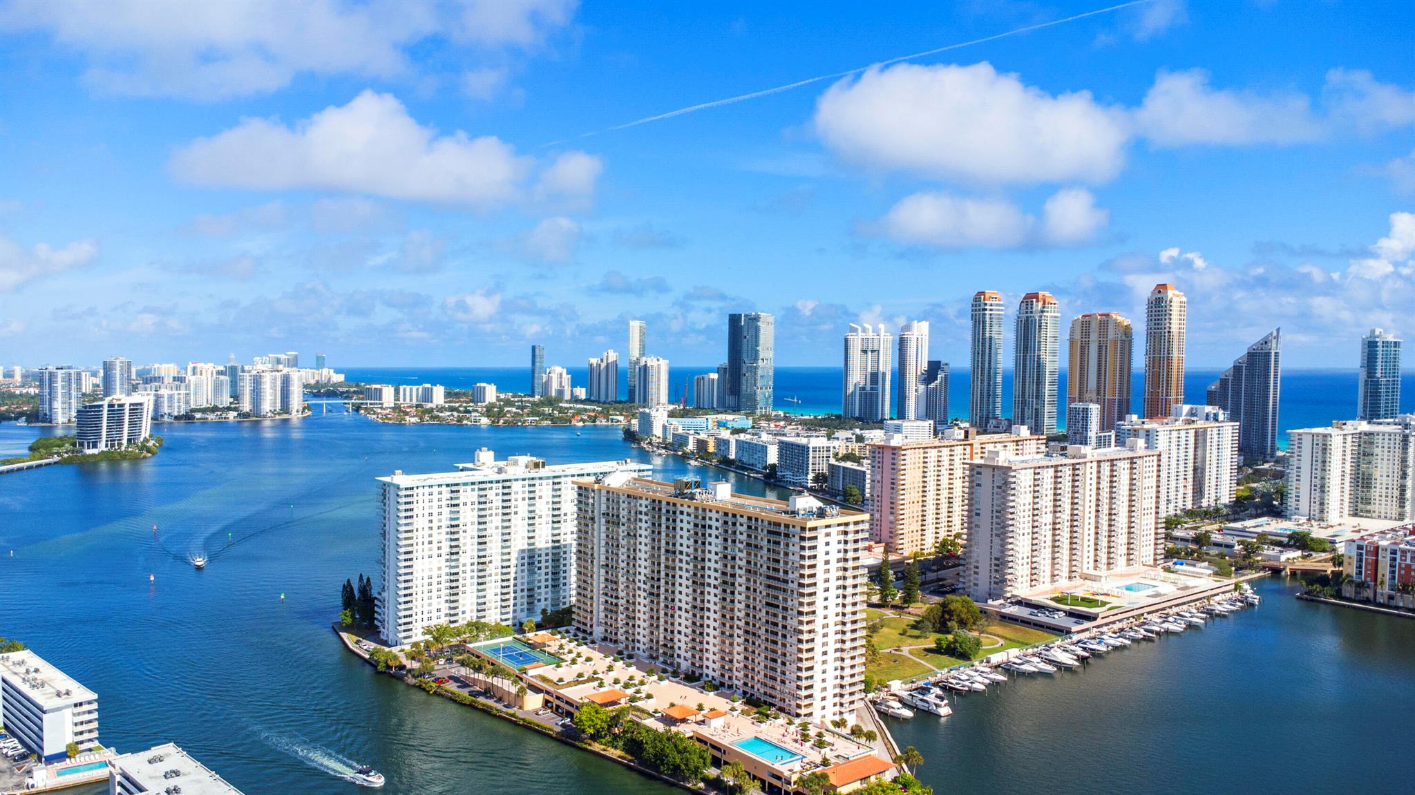 WINSTON TOWERS 700 CONDO - Residential Lease