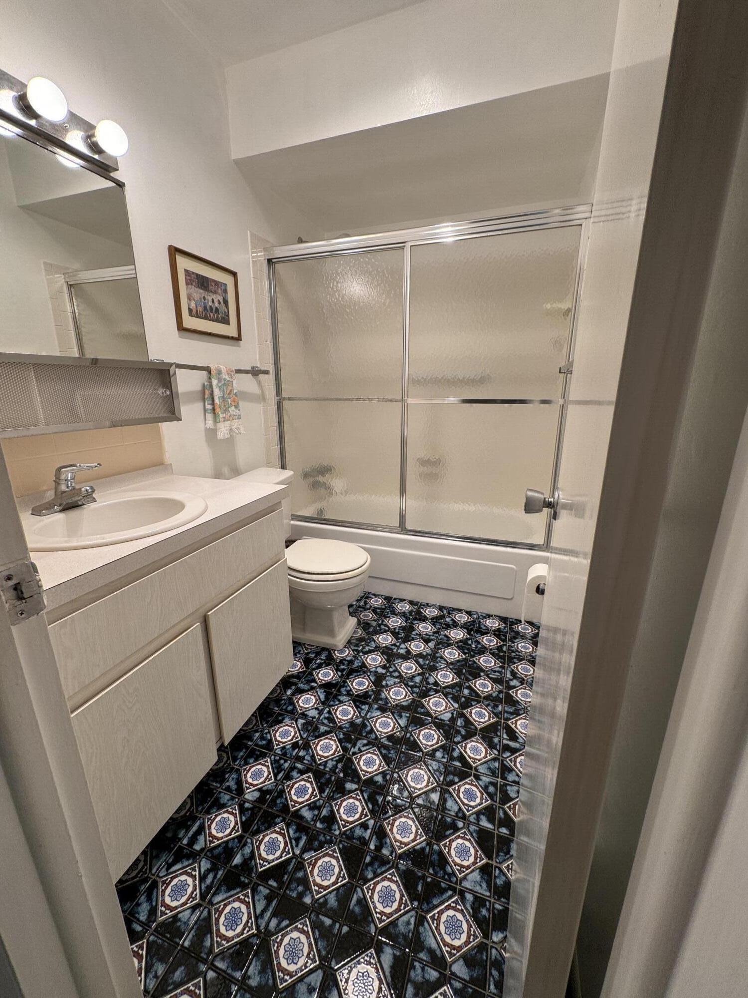 FOUR SEA SUNS CONDOMINIUM - Residential