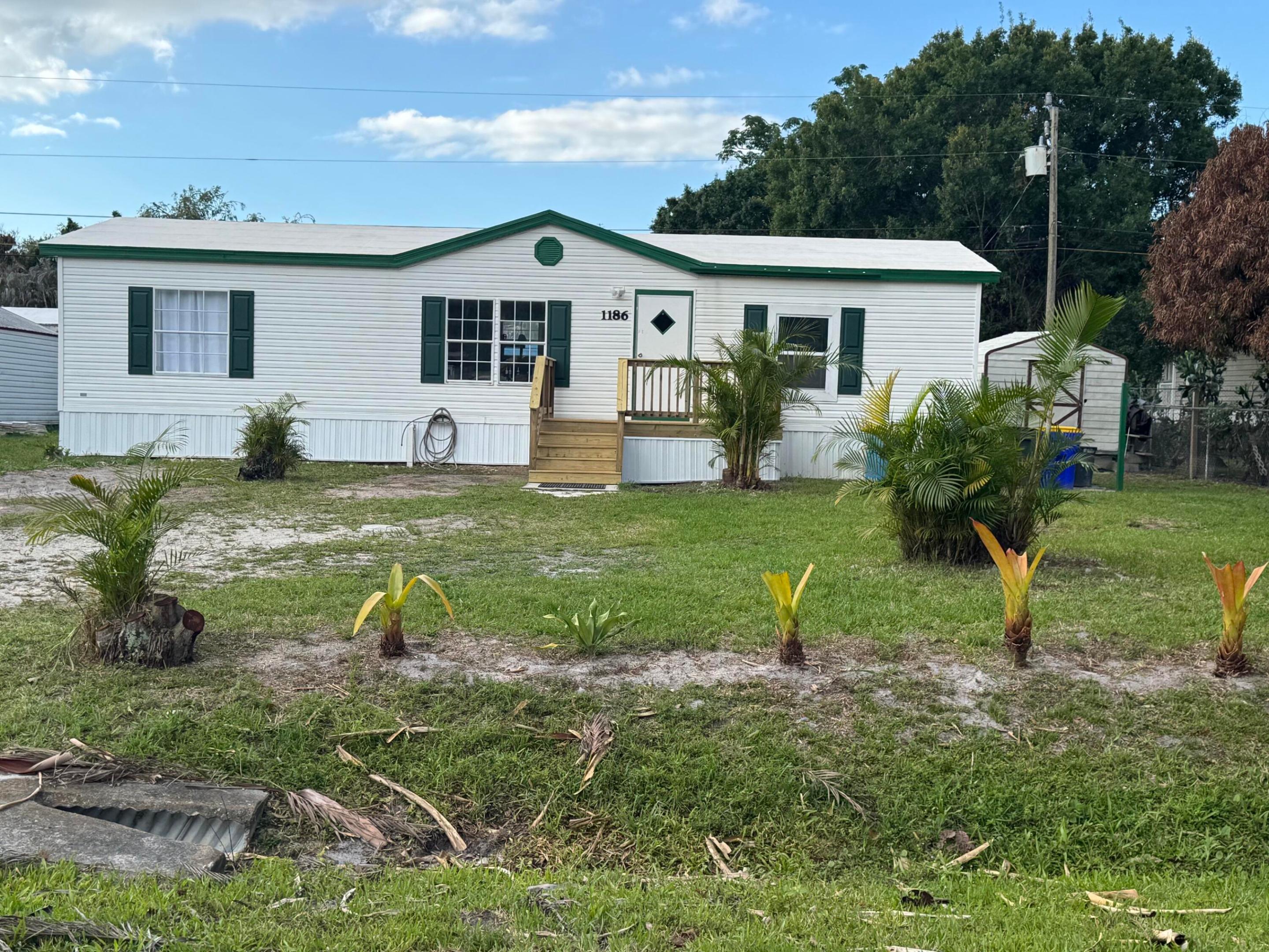 1186 SW Tropical Terrace, Stuart, FL, 34997/$259,900 3 1186 SW Tropical Terrace