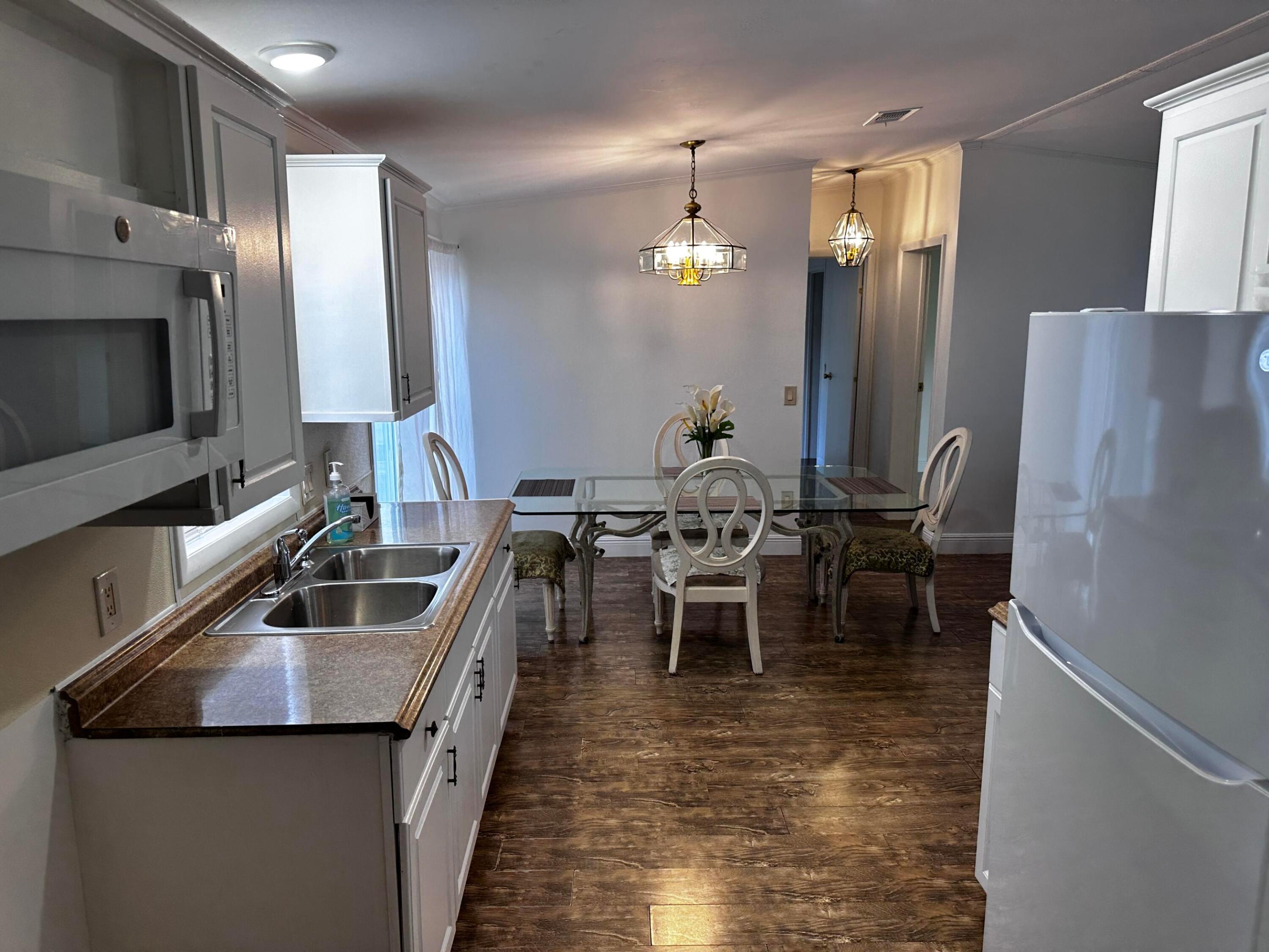 SUNSHINE PARKWAY MANOR UNRECORDED - Residential