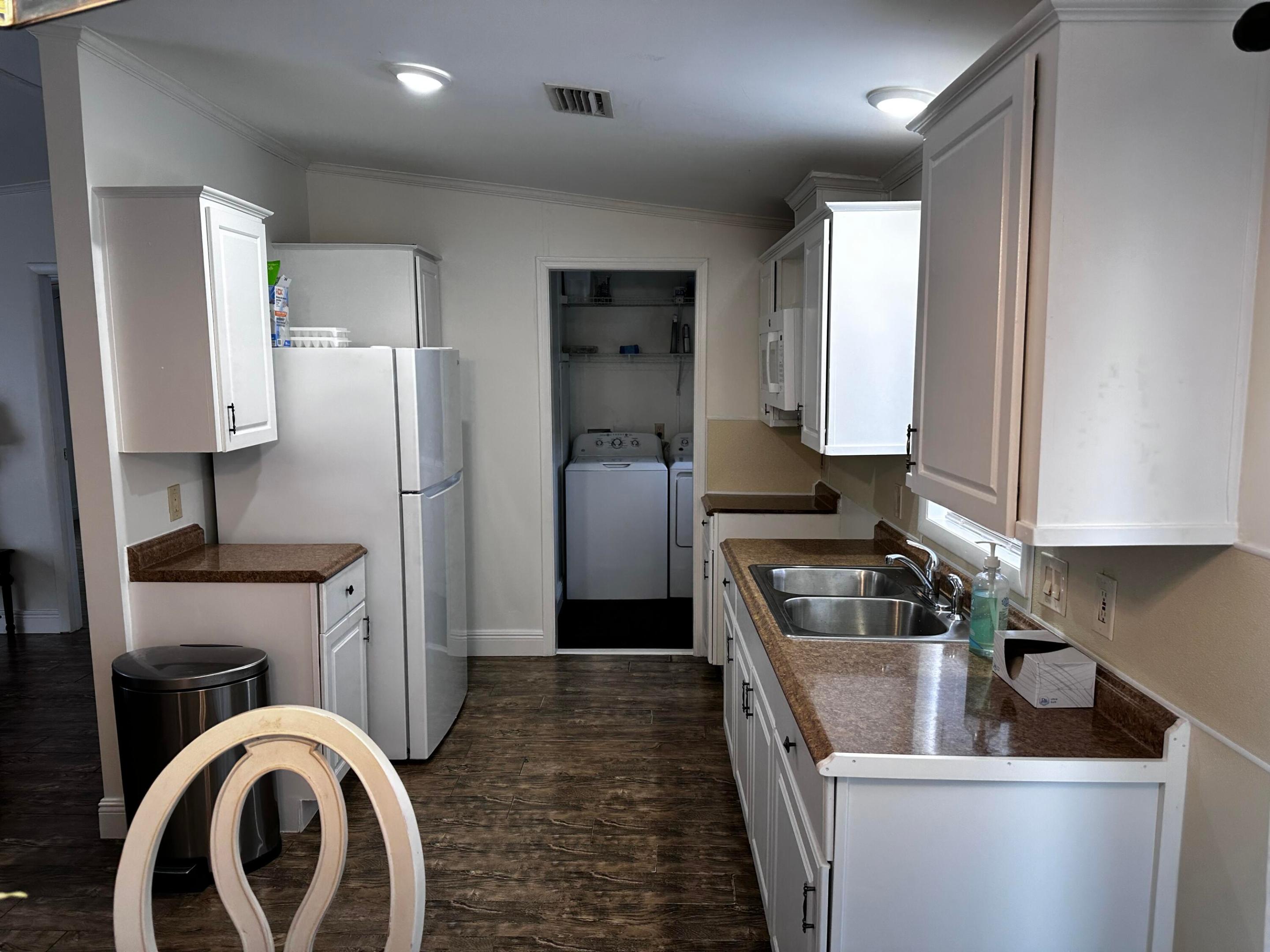 SUNSHINE PARKWAY MANOR UNRECORDED - Residential