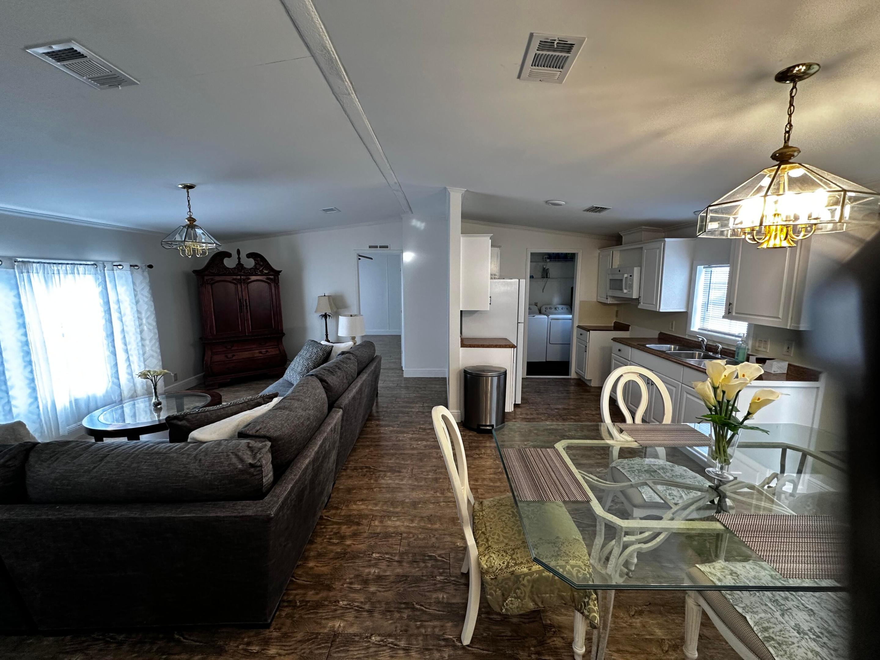 SUNSHINE PARKWAY MANOR UNRECORDED - Residential