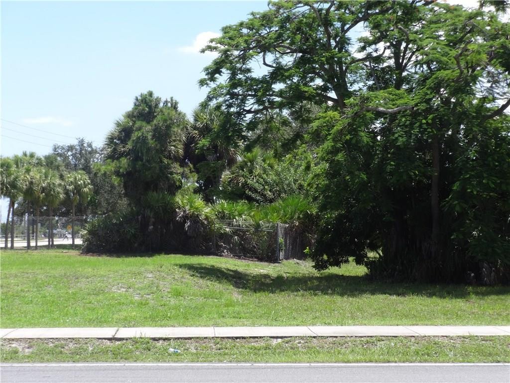 800 NW Dixie Highway