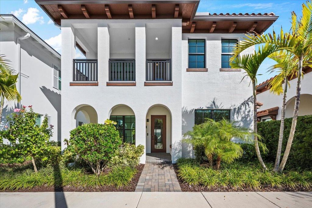 Photo of 1005 Faulkner Terrace, Palm Beach Gardens, FL 33418 (MLS # R11161159)