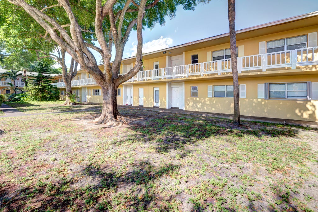 Photo of 420 SE 2ND Avenue #23, Deerfield Beach, FL 33441 (MLS # B26070582)