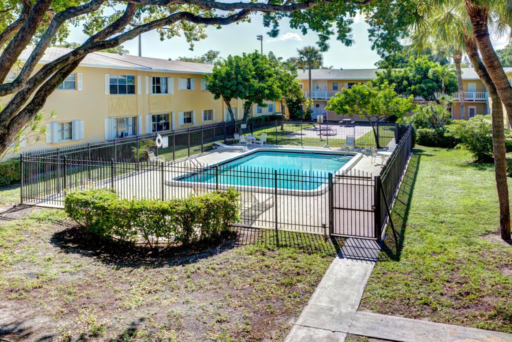 Photo of 420 SE 2ND Avenue #23, Deerfield Beach, FL 33441 (MLS # B26070582)