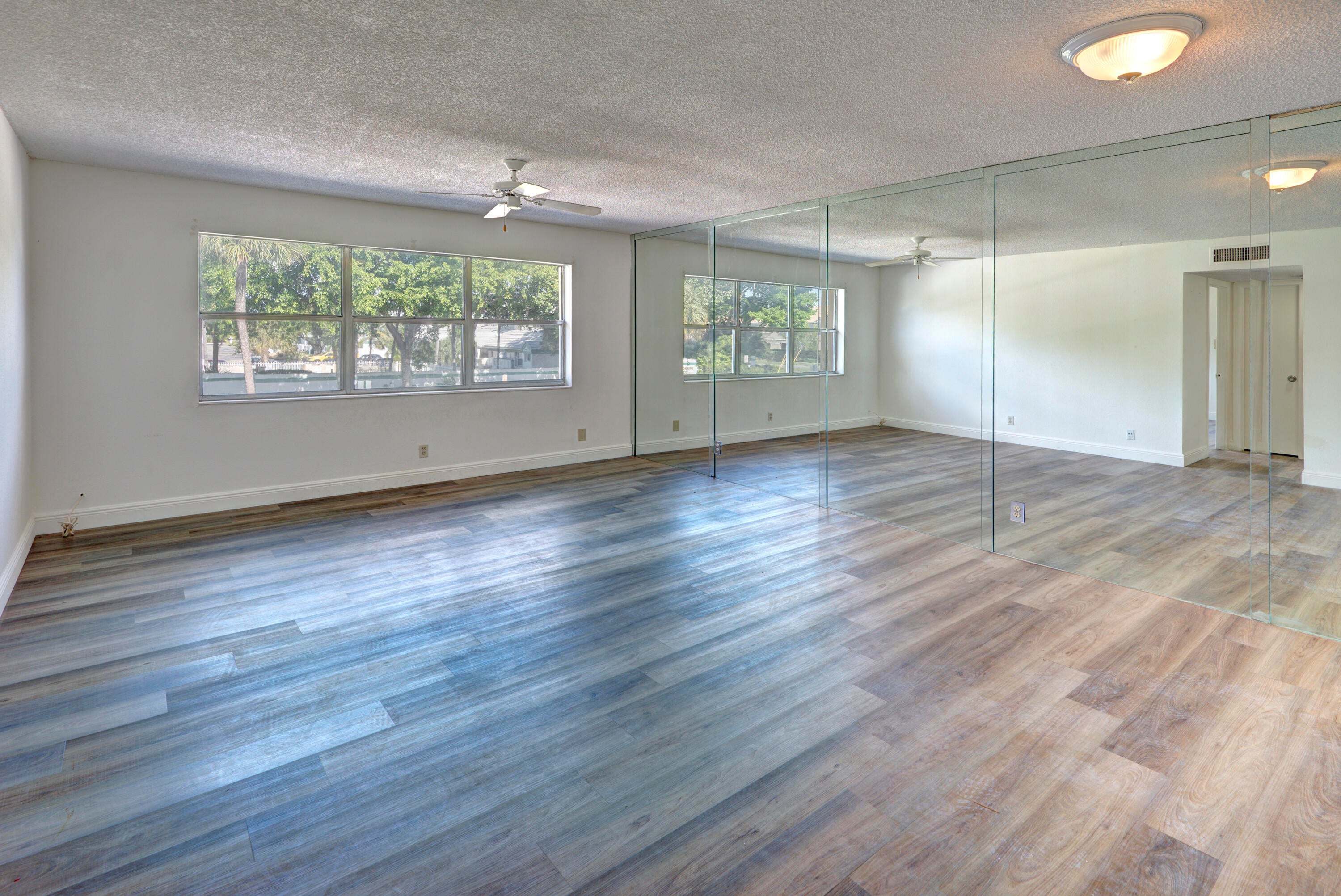 420 SE 2ND Avenue 23
