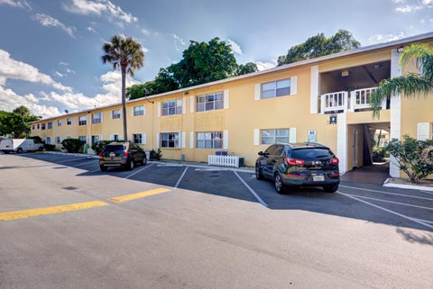 Tiny photo for 420 SE 2ND Avenue #23, Deerfield Beach, FL 33441 (MLS # B26070582)