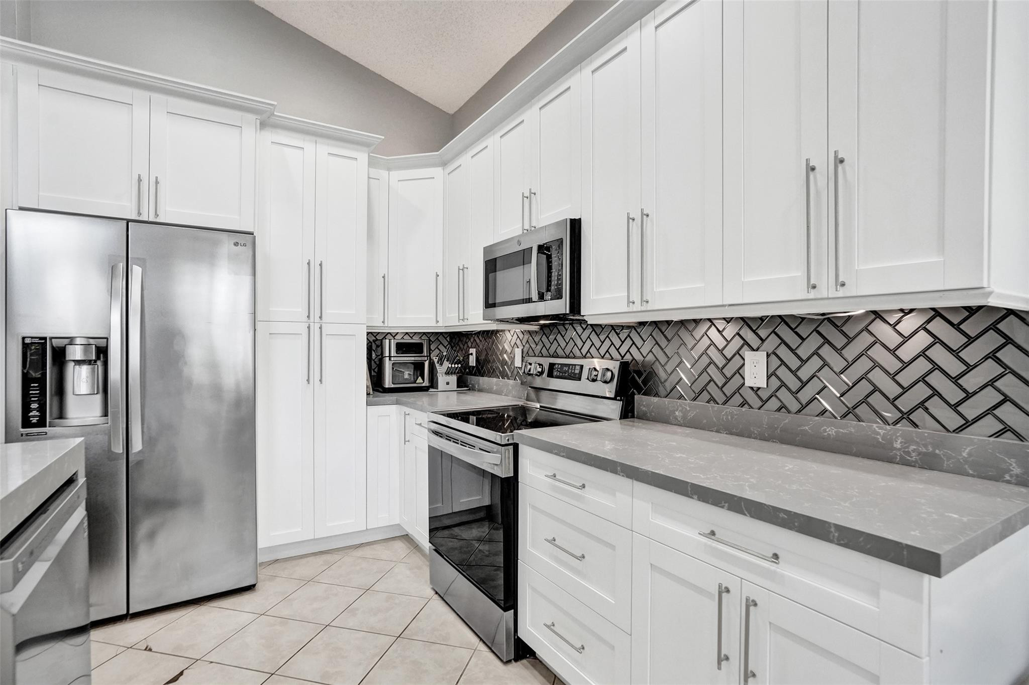 Regency Lakes At Coconut - Residential