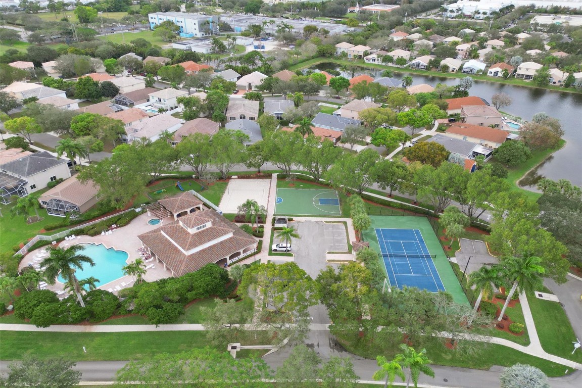 Regency Lakes At Coconut - Residential