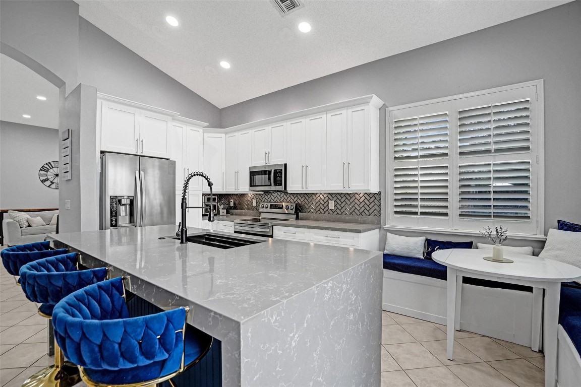 Regency Lakes At Coconut - Residential