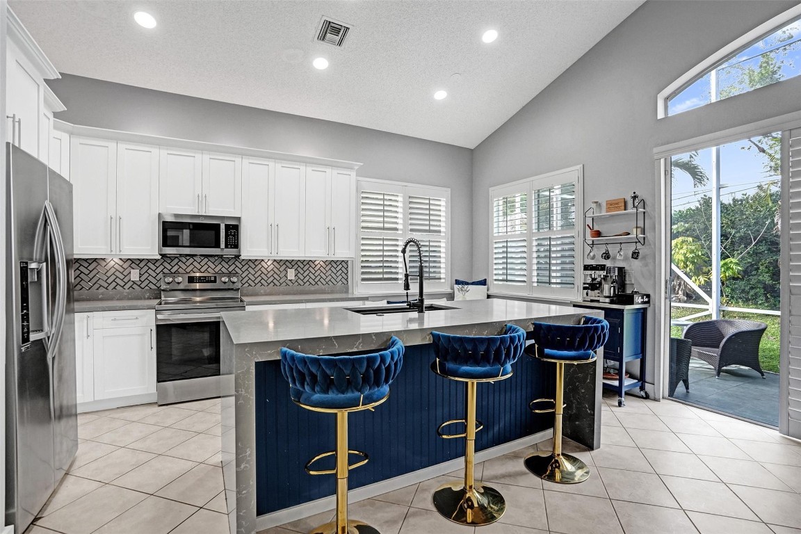 Regency Lakes At Coconut - Residential