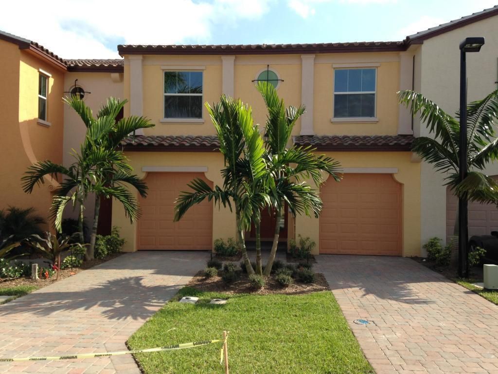 Photo of 4644 Mediterranean Circle, Palm Beach Gardens, FL 33418 (MLS # R10980744)