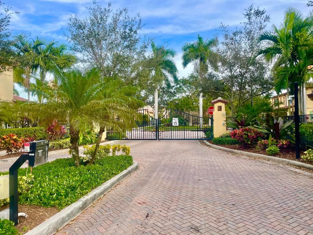 Photo of 4644 Mediterranean Circle, Palm Beach Gardens, FL 33418 (MLS # R10980744)