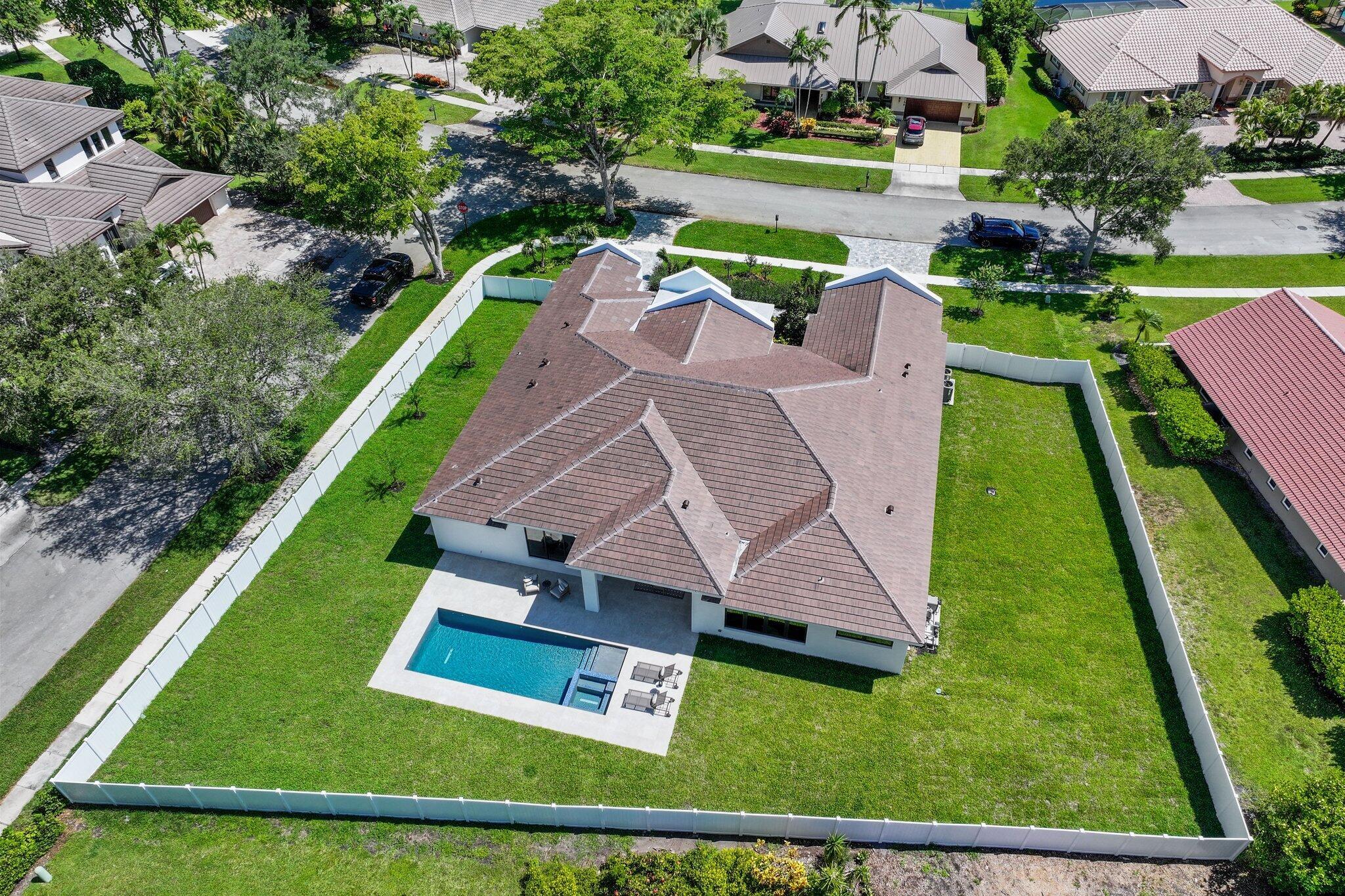 WOODFIELD HUNT CLUB - Residential